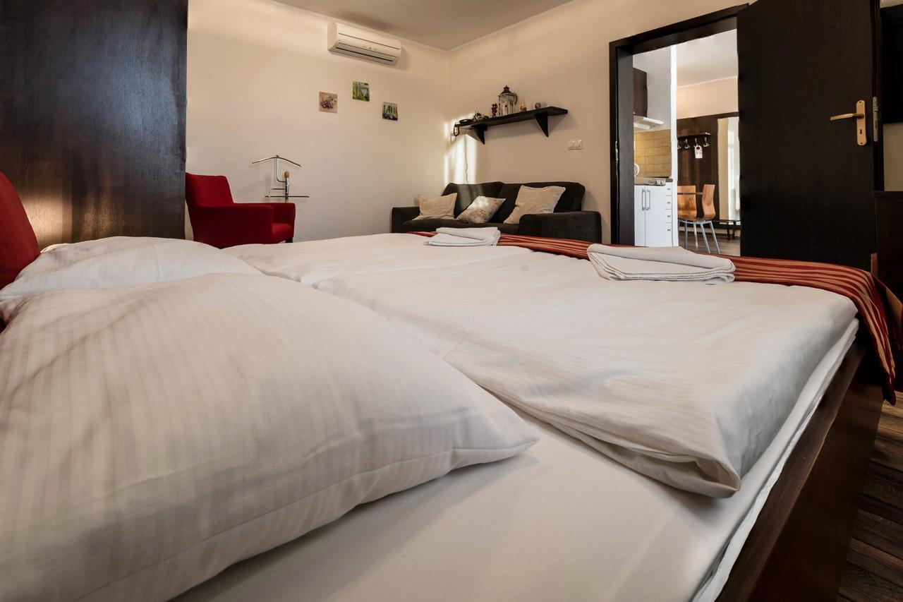 Apartman Mirka - Hotel Luka Бешенёва Экстерьер фото